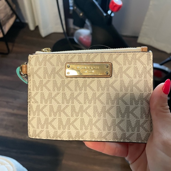 Michael Kors wallet - Picture 2 of 4